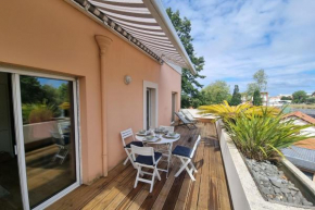 Nice 63 m with Terrace and pool in Biarritz